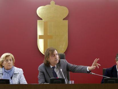 El alcalde del PP Baltasar Santos en un pleno del ayuntamiento de Navalcarnero, que dirige desde 1995.