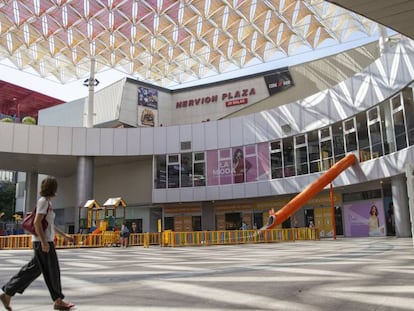 Centro comercial de Nervión durante el primer día de apertura de los Centros Comerciales al inicio de la Fase 2.