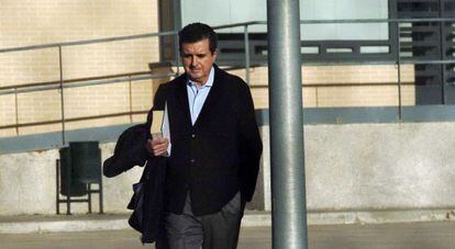 El expresidente balear Jaume Matas abandona el Centro Penitenciario de Segovia el 31 de octubre de 2014.