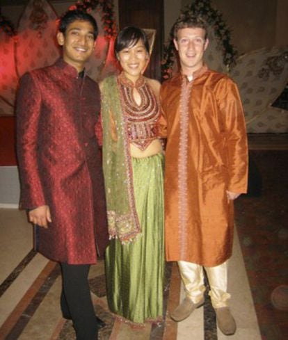 Los Zuckerberg en la boda de una amigo.