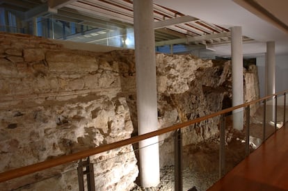 Imagen de la Muralla en el Rectorado de la Universidad de Málaga.