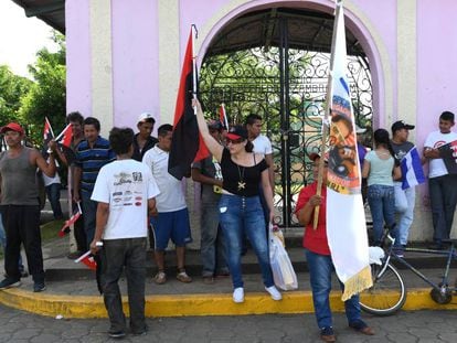 Simpatizantes del Frente Sandinista en Niquinohomo se manifiestan contra la imposici&oacute;n de candidatos para las elecciones municipales de noviembre.