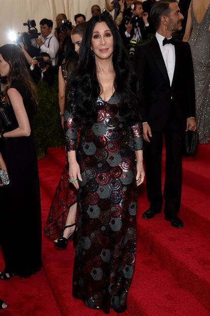 Cher, actual y favorecida con este vestido de Marc Jacobs.