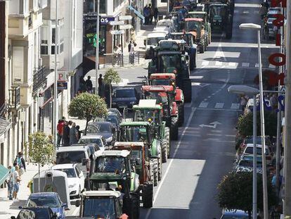 Caravana de tractores en Vilalba.