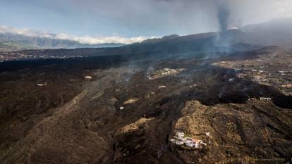 Lava del volcán de La Palma este viernes, cerca de Todoque.
