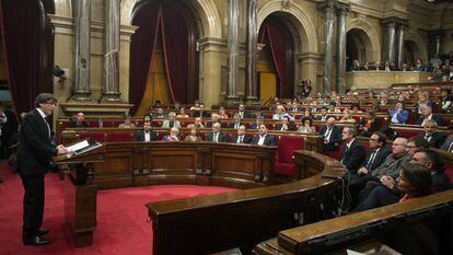 Carles Puigdemont comparece ante el Parlament para dar explicaciones sobre los resultados del referéndum del 1 de octubre.