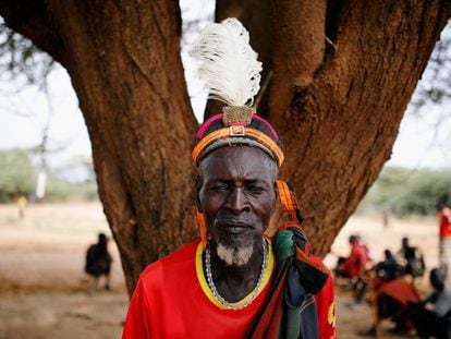 Kokoi Namojong', de 59 años y miembro de la comunidad tribal turkana, en Kenia.