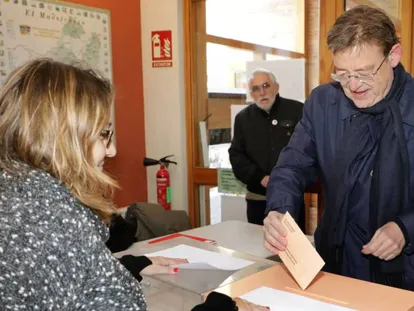 El presidente valenciano Ximo Puig votando en las pasadas elecciones autonómicas y generales de 2019.