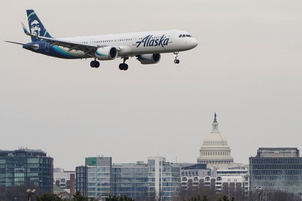 Alaska Airlines Inmoviliza Sus Boeing 737 Max 9 Tras Perder Un Avión En