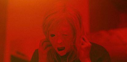 Fotograma de 'Possessor (Uncut)', de Brandon Cronenberg.