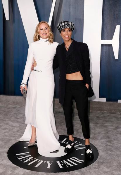 Maria Bello y Dominique Crenn en la fiesta de Vanity Fair posterior a los Oscar celebrados en Los Ángeles, California, el 9 de febrero de 2020.