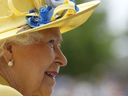 La reina Isabel II a su llegada a Ascot. 