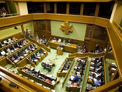 El salón de plenos del Parlamento vasco, durante un debate.