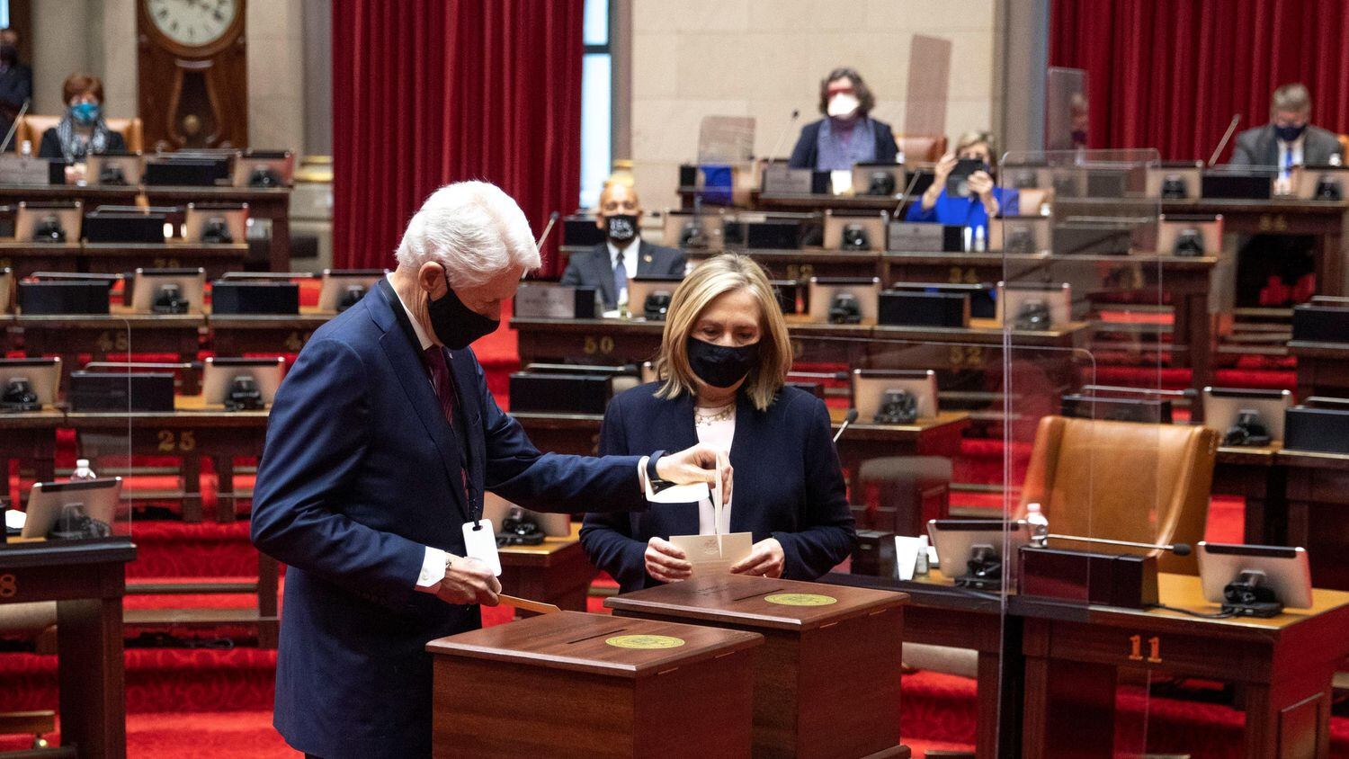 ELECCIONES EN ESTADOS UNIDOS ..!Escándalo en el capitolio hoy 6/1/21! - Página 3 F4KVJXMHHVHXJBQKFWAGJQKRAA