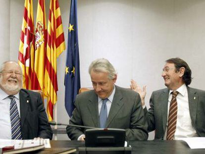 Salvador Esteve con los hasta ahora vicepresidentes de la Diputaci&oacute;n Josep Llobet y Ramon Riera, ambos del PP.