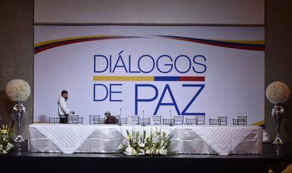 La mesa en donde iniciaría este jueves la fase pública de los diálogos con el ELN.