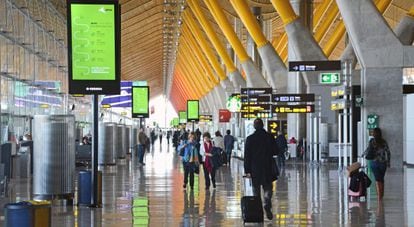 Interior de la Terminal 4 del aeropuerto madrile&ntilde;o de Barajas, la &uacute;ltima gran inversi&oacute;n de Aena.
