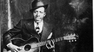 El guitarrista y cantante Robert Johnson, en una imagen fechada en 1935.