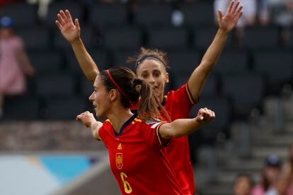La centrocampista Aitana Bonmatí celebra tras marcar el 2-1 durante el encuentro 