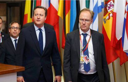 Ivan Rogers, a la derecha, junto al ex primer ministro británico, David Cameron, en una imagen tomada en junio de 2016.