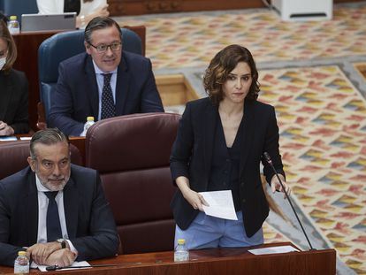 La presidenta de la Comunidad de Madrid, Isabel Díaz Ayuso, interviene en la sesión de la Asamblea de Madrid que vota este jueves las enmiendas a la totalidad de la Ley de Autonomía Financiera.