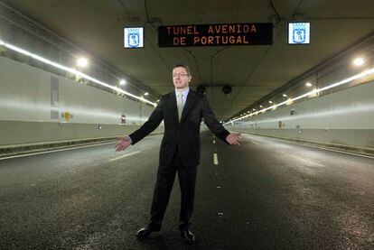 Alberto Ruiz Gallardón, entonces alcalde de Madrid, en la inauguración de los túneles de la M-30 en marzo de 2007.