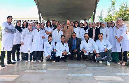La princesa Lalla Salma en su visita al centro oncológico de Beni Mellal, en abril. 