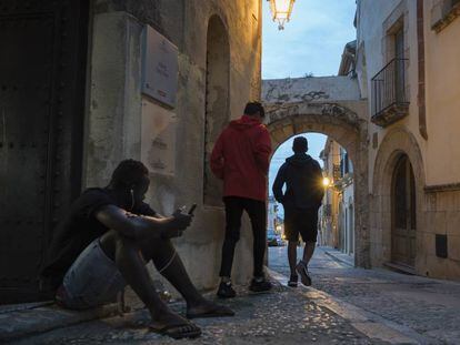 Menores migrantes, en Altafulla. 