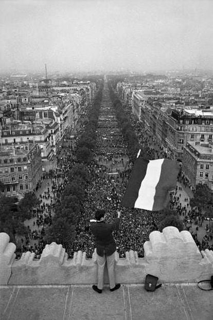 Manifestación gaullista en París el 30 de mayo de 1968.
 