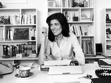 Susan Sontag (1933-2004), American writer, France, on November 3, 1972. (Photo by Jean-Regis Rouston/Roger Viollet via Getty Images)