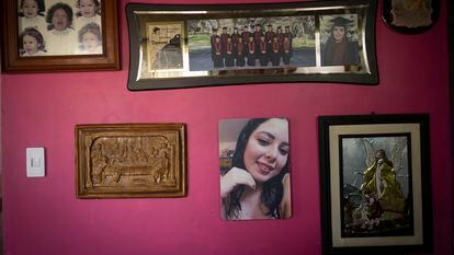 Retratos de Evelin Afiune en la casa de su padre, Juan Afiune, en Cuautla, Estado de Morelos (México), el 5 de agosto de 2022.