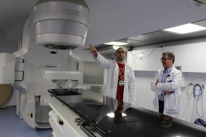 Nuevo acelerador lineal en el hospital Arnau de Vilanova de Lleida pagado por Amancio Ortega. 