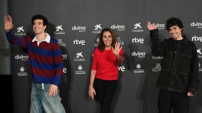 Los directores y guionistas Javier Calvo y Javier Ambrossi, y la actriz y cantante Ana Belén.
