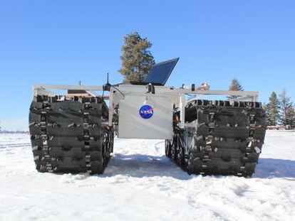 Prototipo del robot Grover durante unas pruebas, sin paneles solares, en Idaho (EE UU).