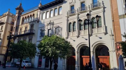 Antigua sede de Popular en la avenida de la Constitución de Sevilla.