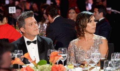 Alejandro Sanz y Raquel Perera en una gala en honor del cantante en noviembre de 2017.