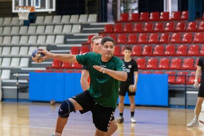 Rolando Uríos, la semana pasada entrenando en Ciudad Real con el Club Balonmano Alarcos.