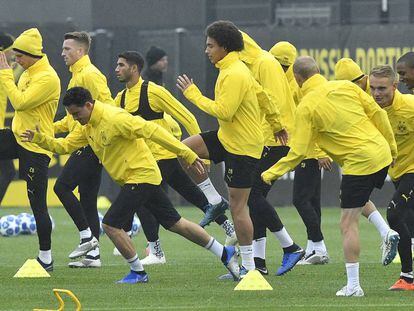 Los jugadores del Borussia Dortmund, durante el último entrenamiento previo a su duelo con el Atlético de Madrid.