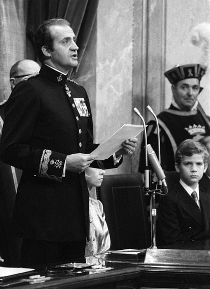 27 de diciembre de 1978. Discurso del rey Juan Carlos en el Congreso de los Diputados, tras la sanción del Rey de la Constitución Española de 1978, en presencia del príncipe Felipe.