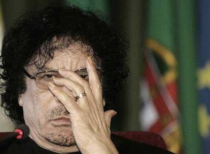 El presidente libio, Muammar el Gaddafi, en la Universidad de Lisboa.