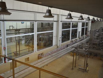 Interior de la factoría de Alimentos Lácteos, en Outeiro de Rei (Lugo)