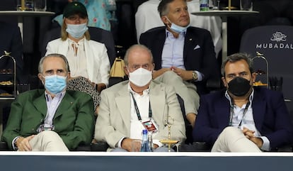 Juan Carlos I, el viernes en Abu Dabi, durante un partido de tenis de Rafa Nadal.