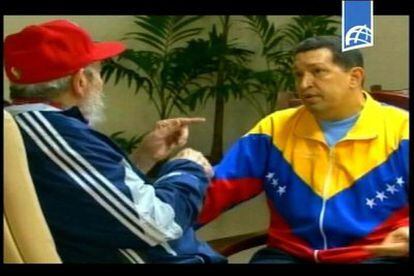 Fotografía tomada de la televisión en la que aparecen el presidente de Venezuela, Hugo Chávez y el líder cubano Fidel Castro, en La Habana. La televisión cubana no hizo mención alguna al estado de salud de Chávez ni dio detalles de dónde se encuentra exactamente.