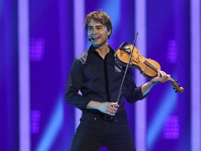 Alexander Rybak interpreta la canción 'That's How You Write A Song'.