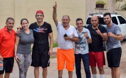 En el centro, con el brazo en alto, Rafael Chávez.