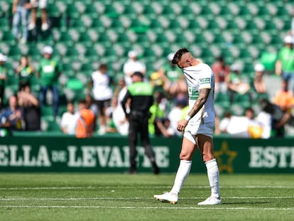 Josan durante un partido de la Liga entre el Elche y el Valencia, en el Estadio Martínez Valero el 23 de abril.