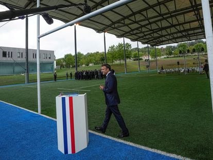 El presidente francés, Emmanuel Macron, en un encuentro con los medios este jueves antes del inicio del lanzamiento del Consejo Nacional de la Refundación.