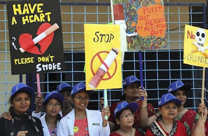 Acto organizado en el Día Mundial Sin Tabaco 2019 en Bangalore (India), ciudad galardonada por sus esfuerzos para hacer cumplir la ley nacional antitabaco.