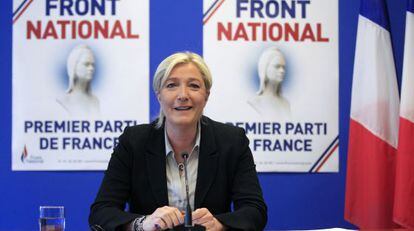 La presidenta del Frente Nacional, Marine Le Pen, en una rueda de prensa en Nanterre.