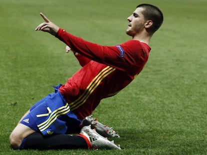 Morata celebra el primer gol de España.